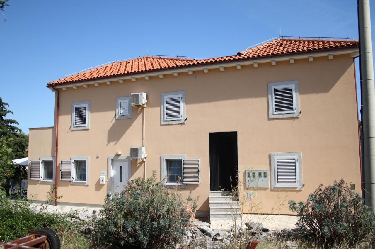 נזרין Apartments Pegla מראה חיצוני תמונה