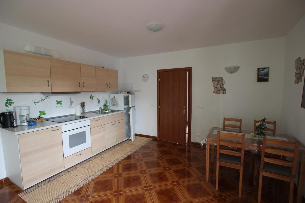 נזרין Apartments Pegla מראה חיצוני תמונה