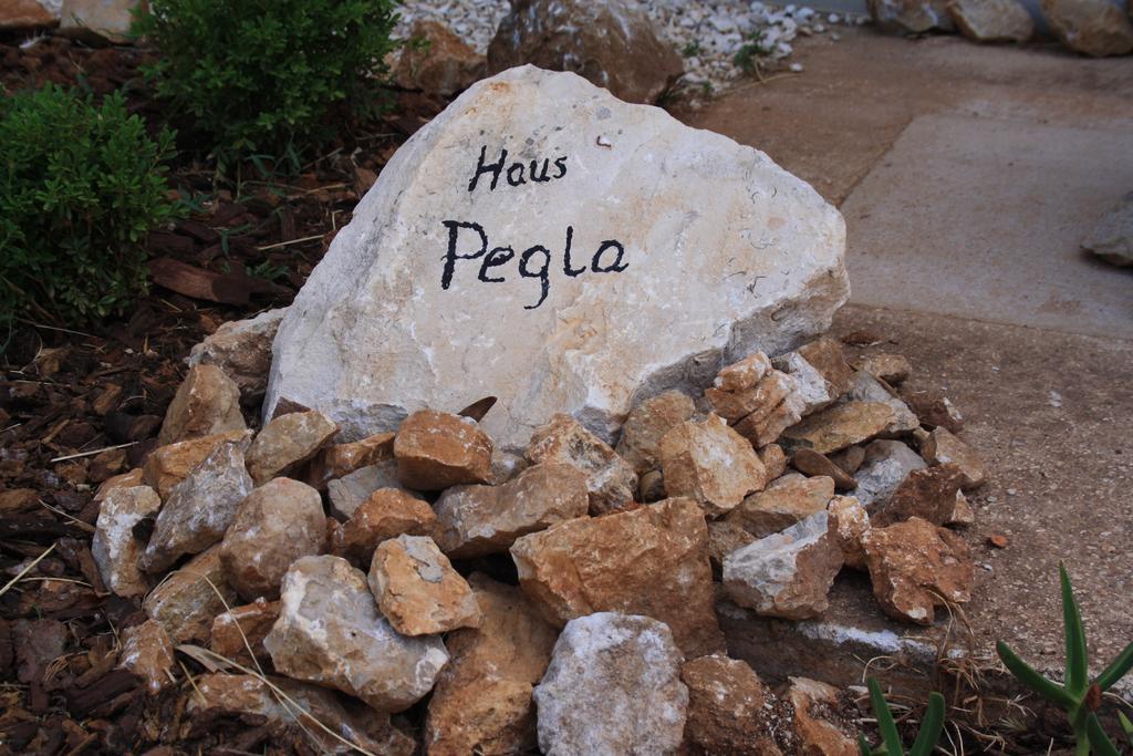 נזרין Apartments Pegla מראה חיצוני תמונה